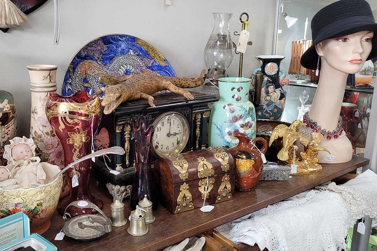 Aprils Antiques Collectables Lockhart