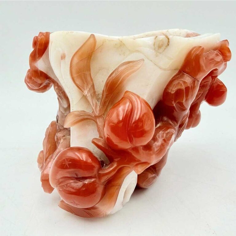 CHINESE WHITE AND CARNELIAN AGATE 'PEACH' VASE, Qing dynasty, 19th century