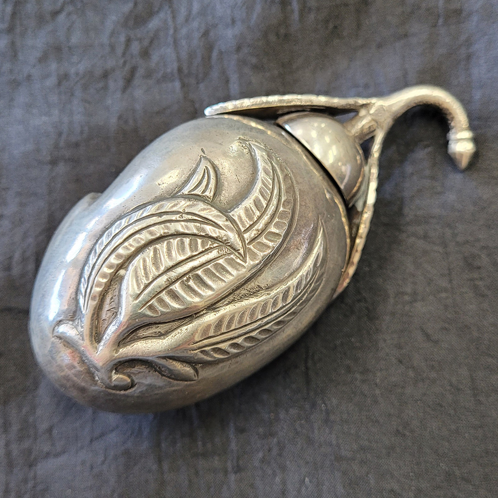 Chinese silver snuff bottle with spoon