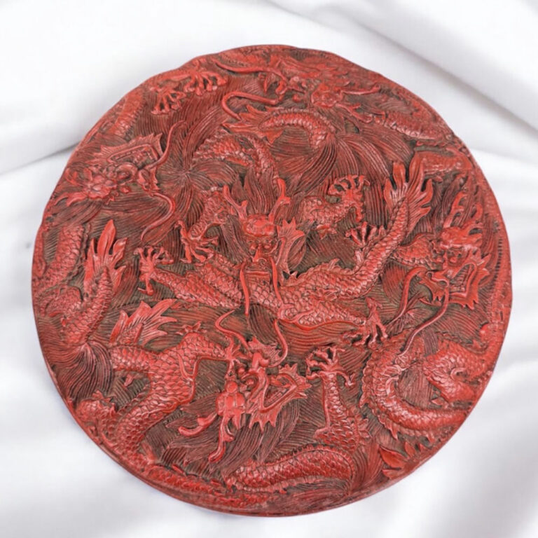 Chinese red lacquered/cinnabar box