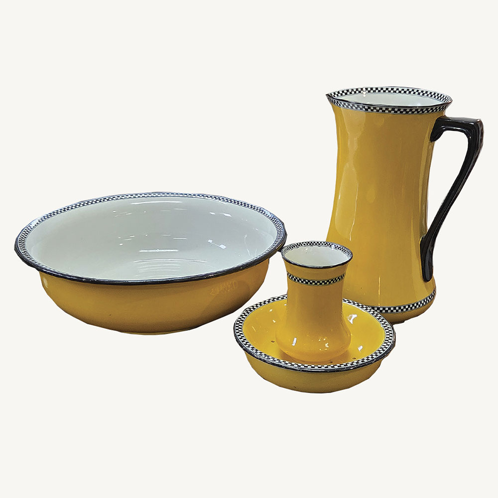 Five piece Carltonware set