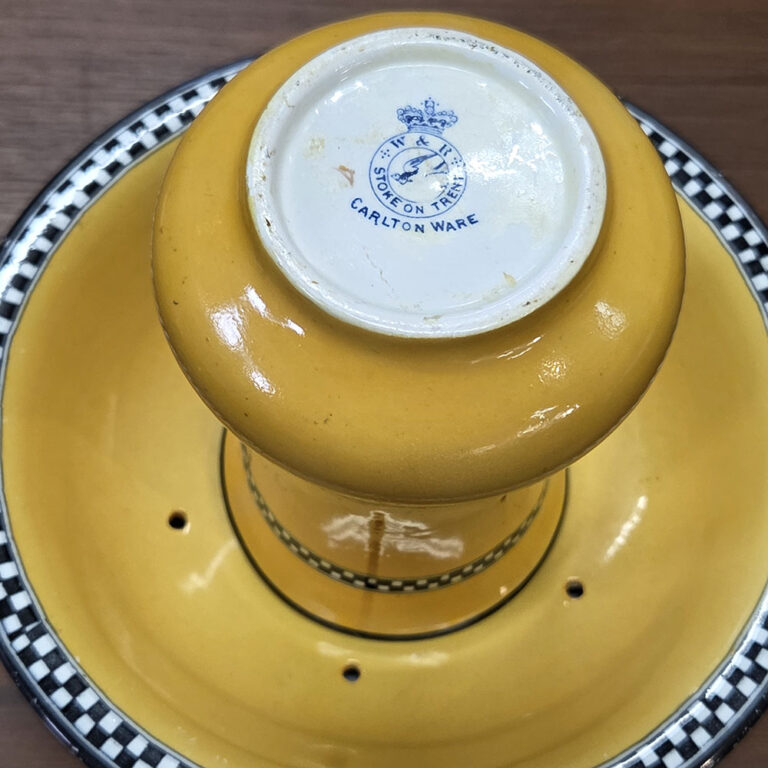 Five piece Carltonware set