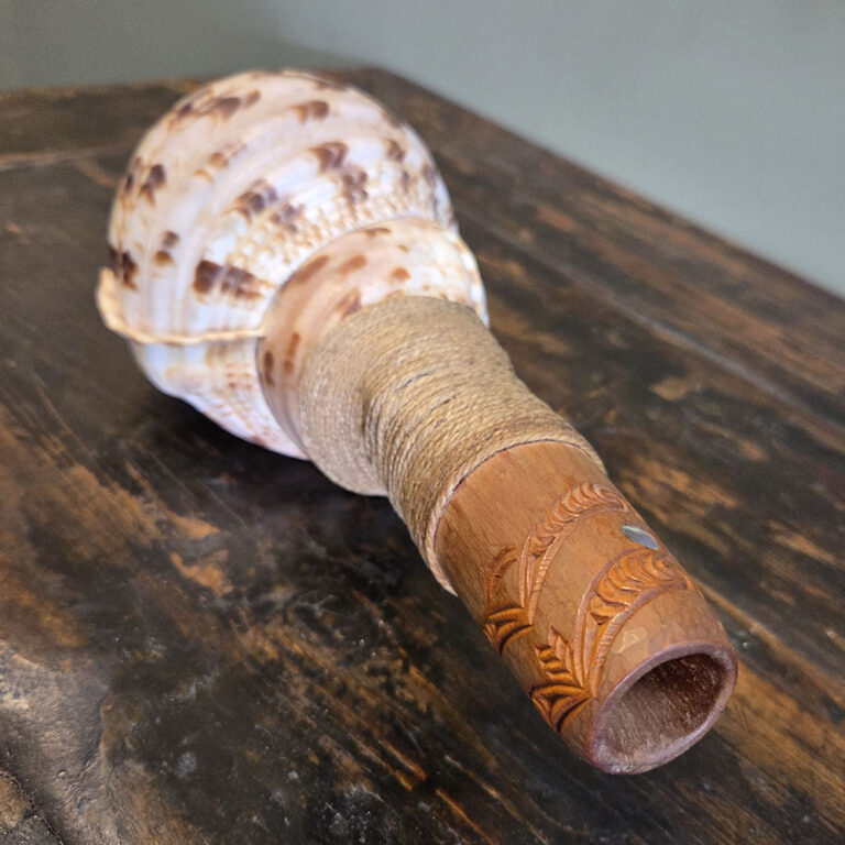 Maori Putatara signalling trumpet