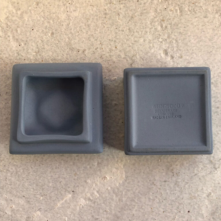 Rare tricolour Wedgwood ring box