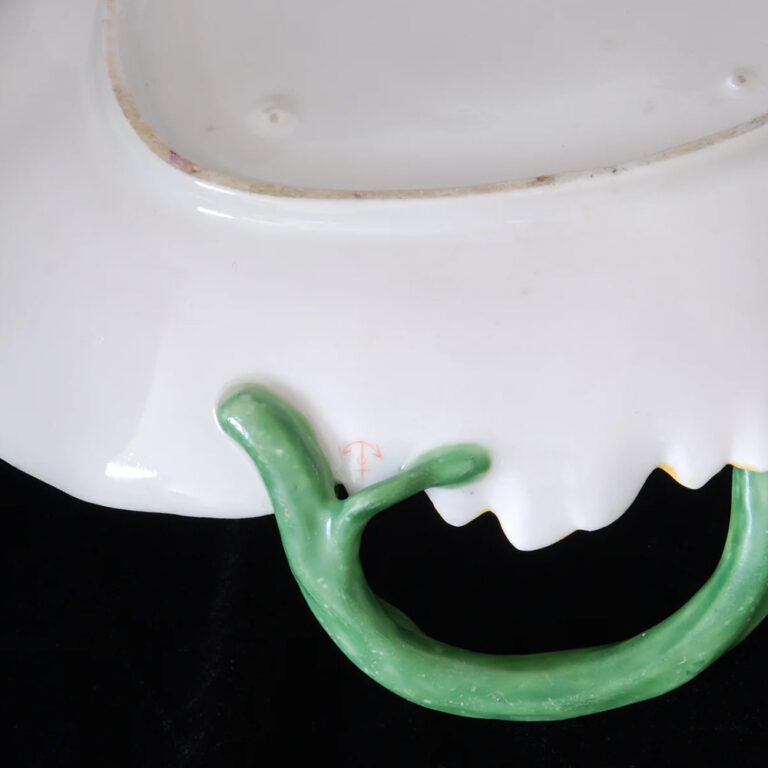 Chelsea porcelain tureen stand