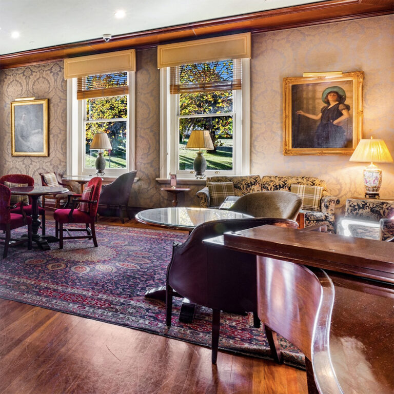 sir stamford decommission auction sydney