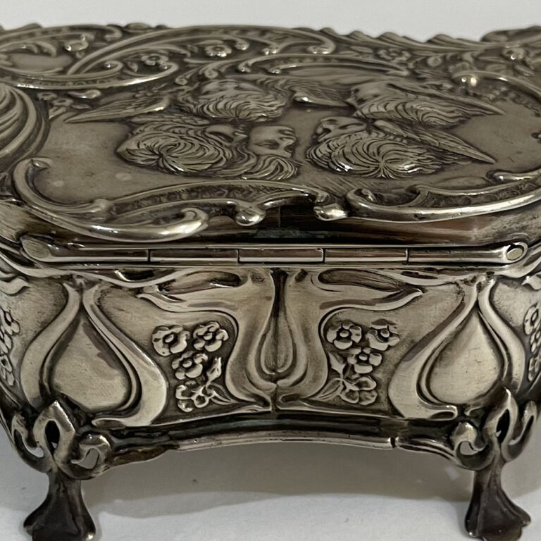 Sterling silver jewellery box