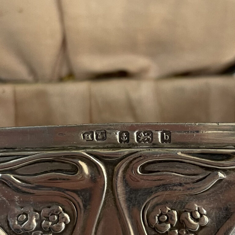 Sterling silver jewellery box