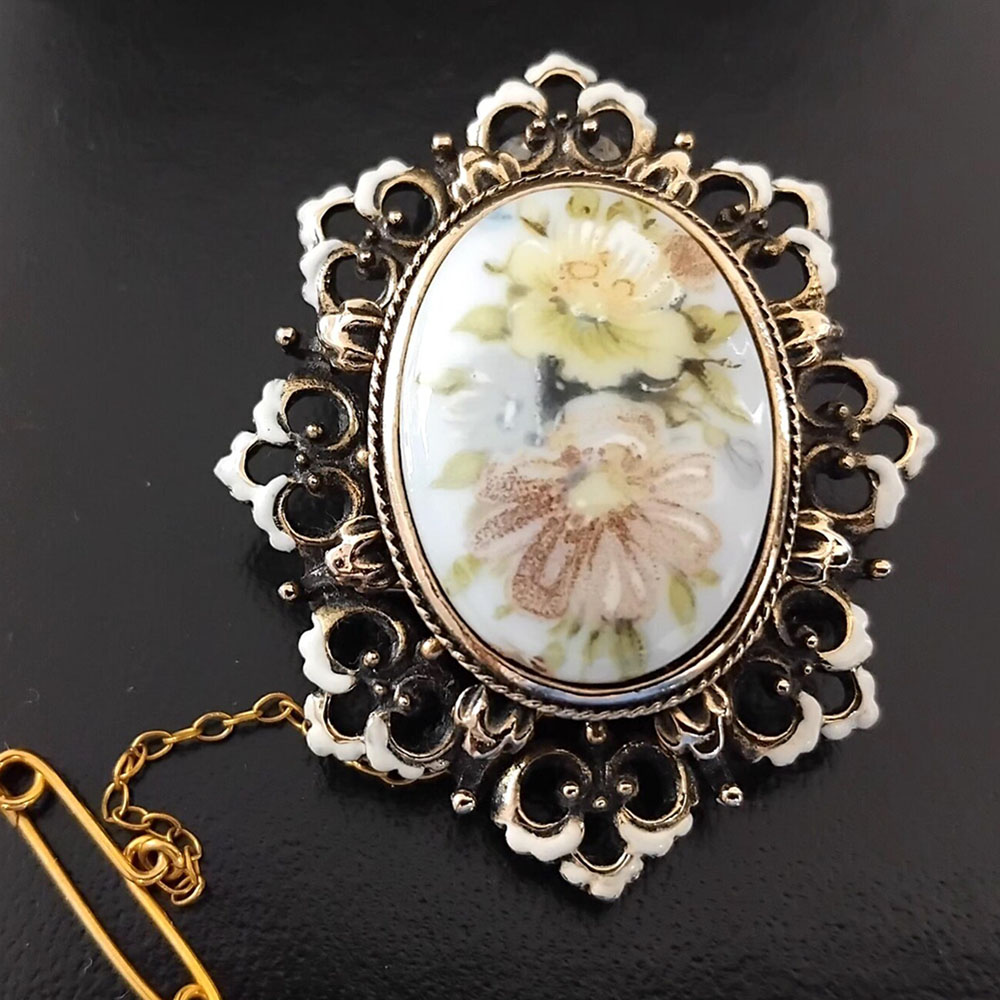 1950s/60s Elizabeth Reimer ceramic brooch
