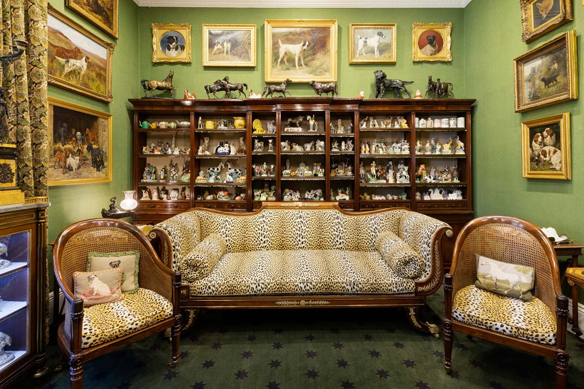 David Roche themed the Fermoy House den as an Englishman's study.