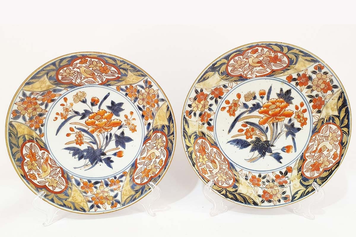 A pair of old Imari porcelain plates