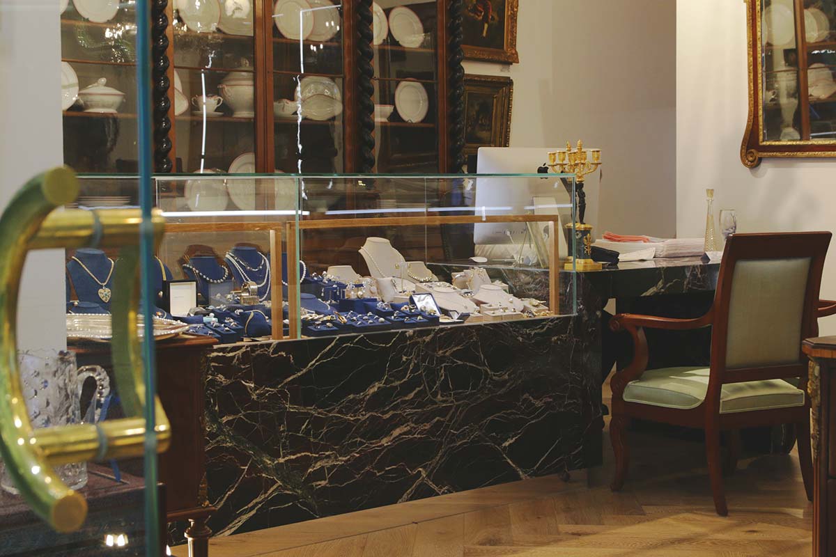 A glimpse into The Antique Guild at Tattersalls Arcade gallery in Brisbane.