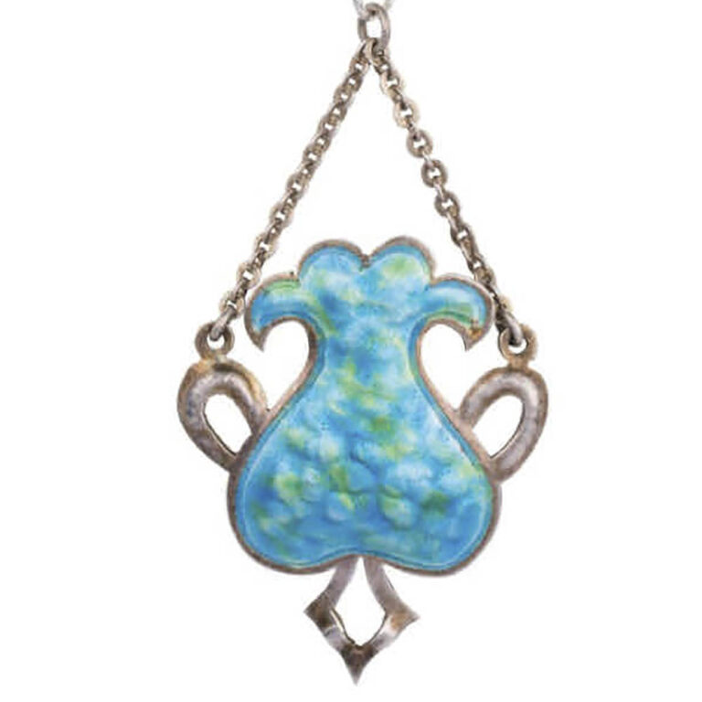 Art Nouveau pendant in silver and enamel