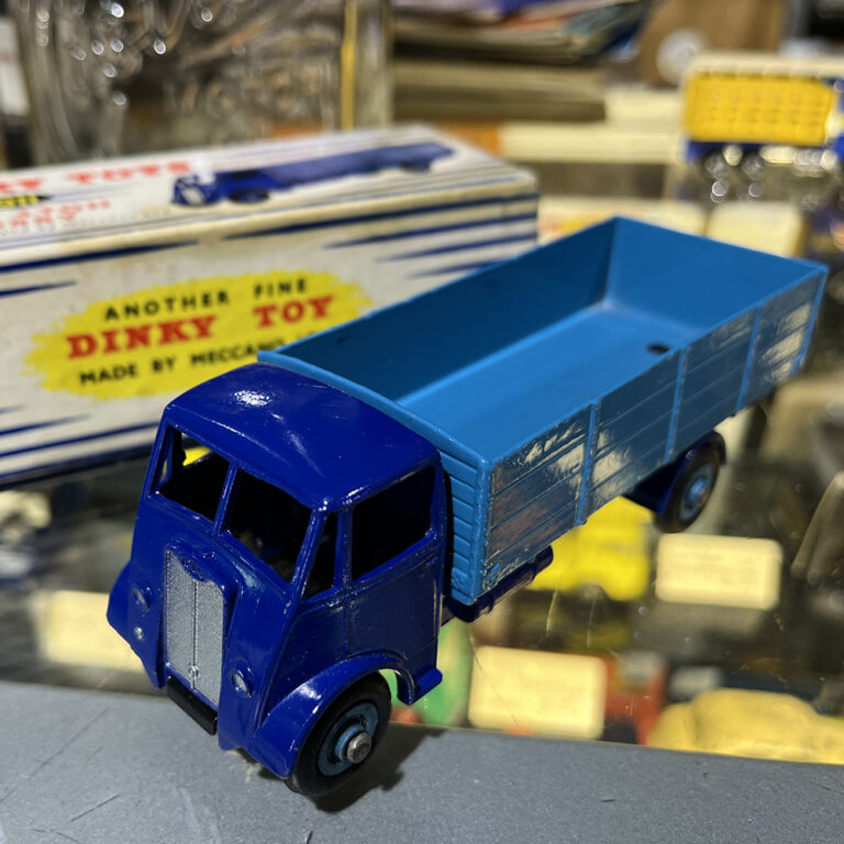 Dinky Toys 4-ton truck