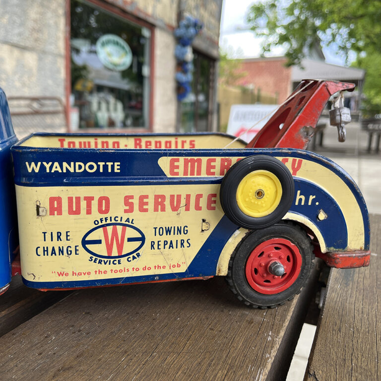Vintage Wyandotte tin toy truck