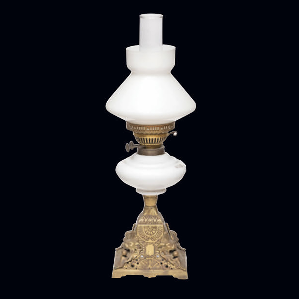 English lamp with duplex burner