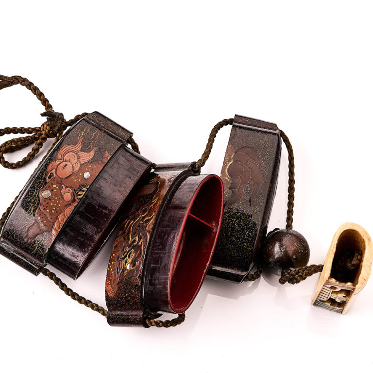 Japanese inro with lacquered motif