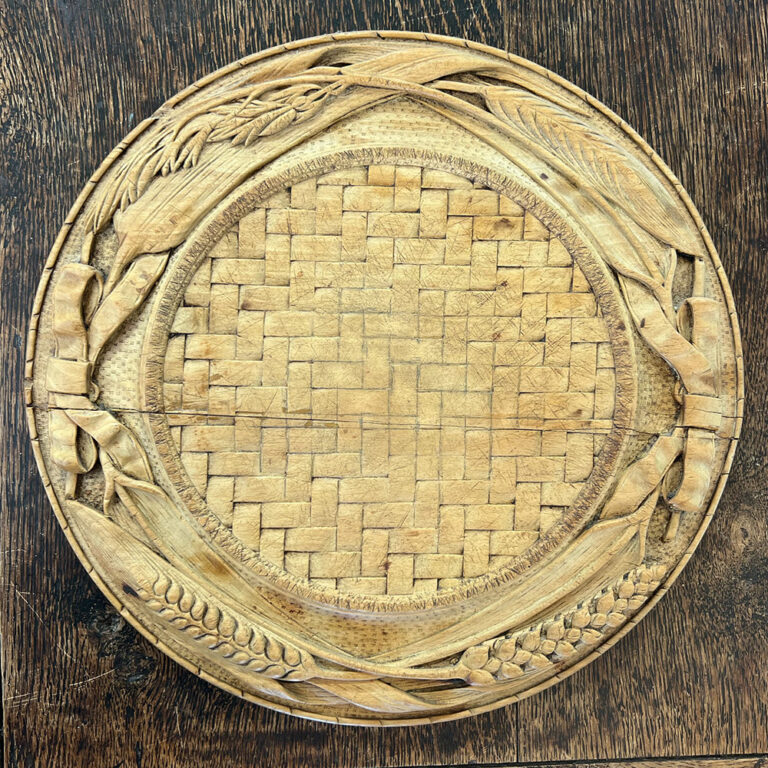 Carved lattice design bread board