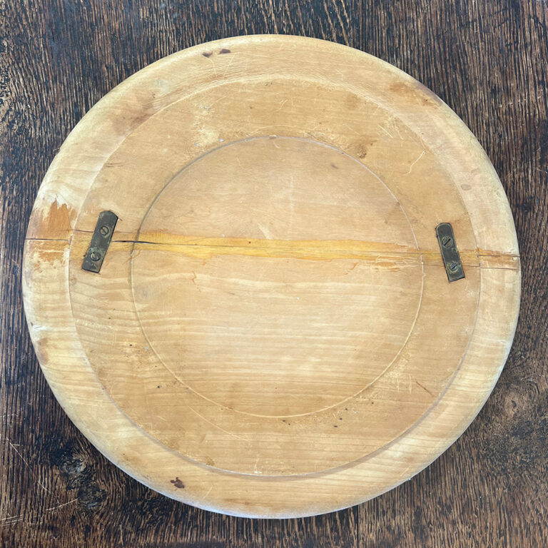 Carved lattice design bread board