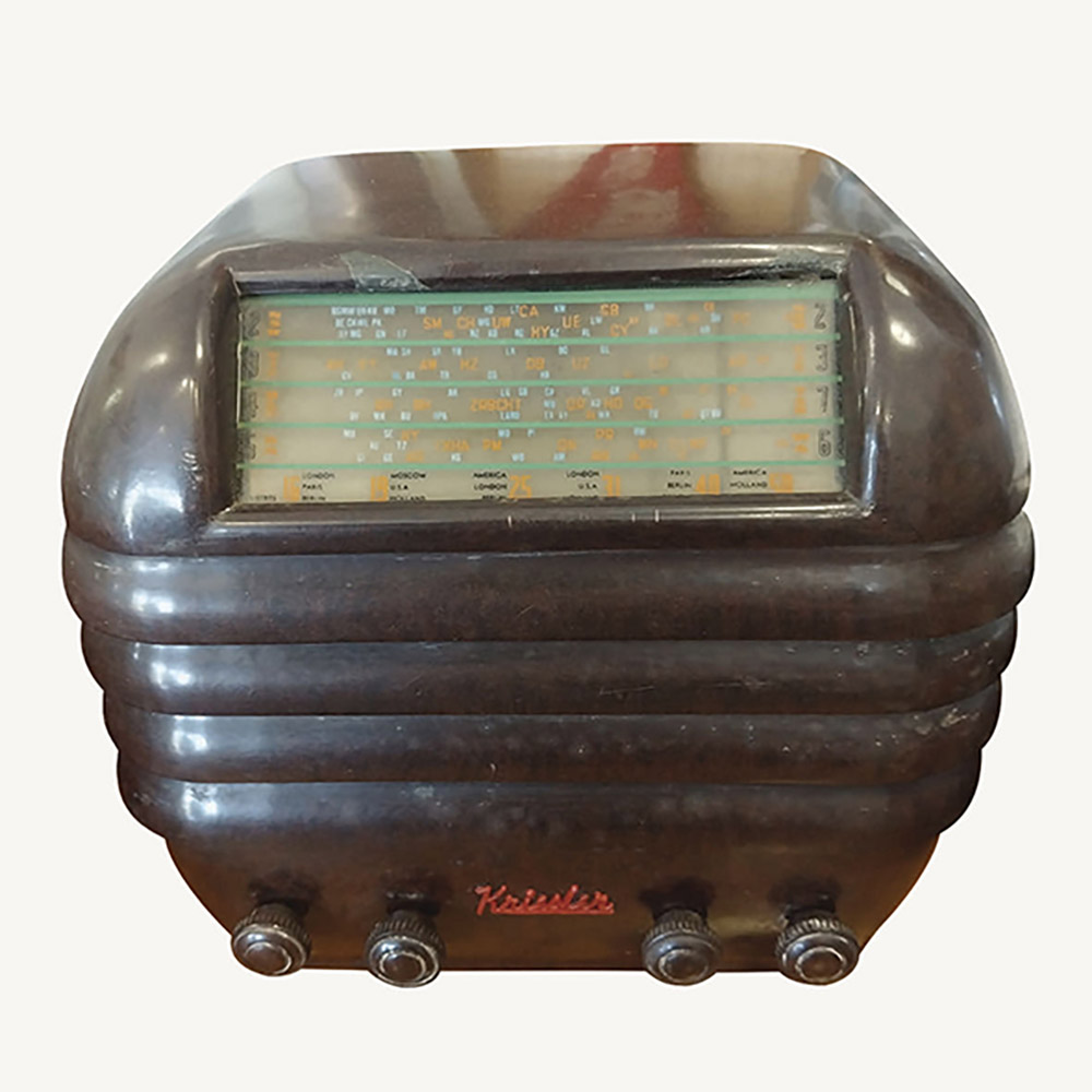 Australian Bakelite Beehive radio