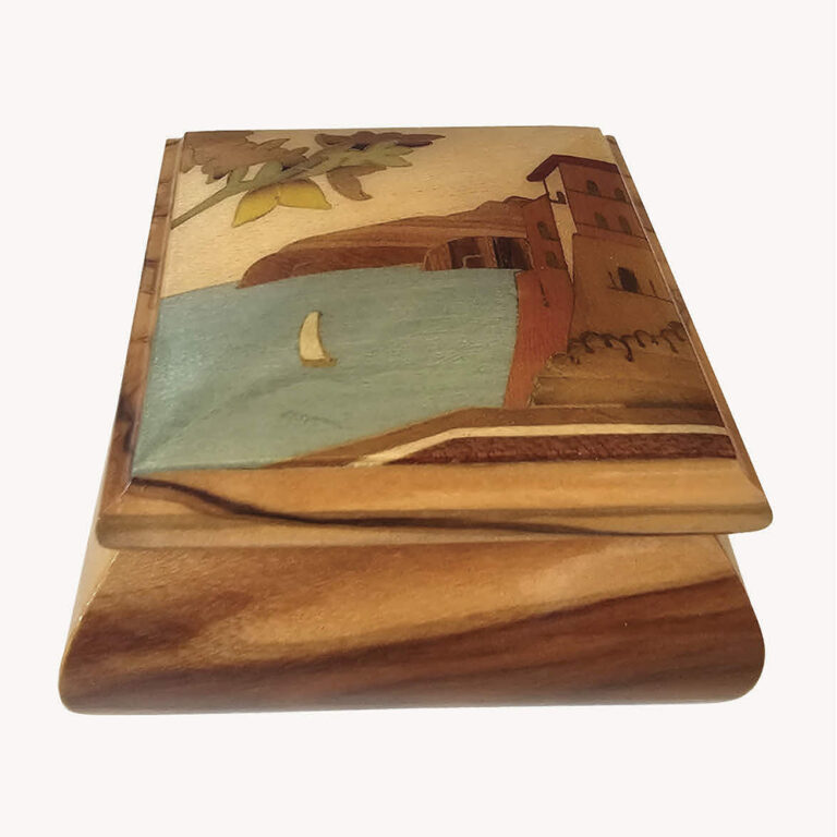 Lacquered Italian wooden trinket box