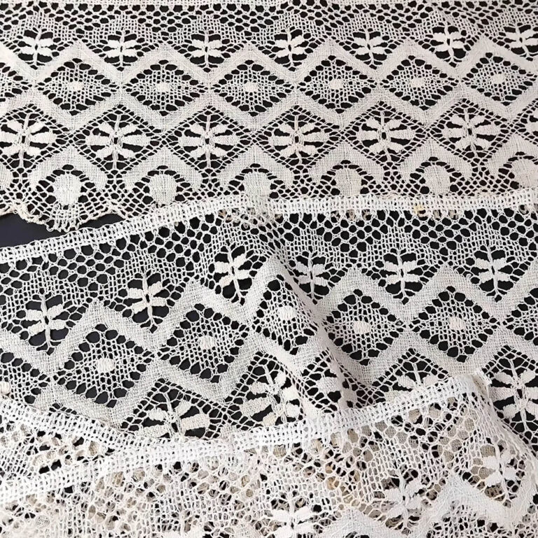 Antique cream mantel lace