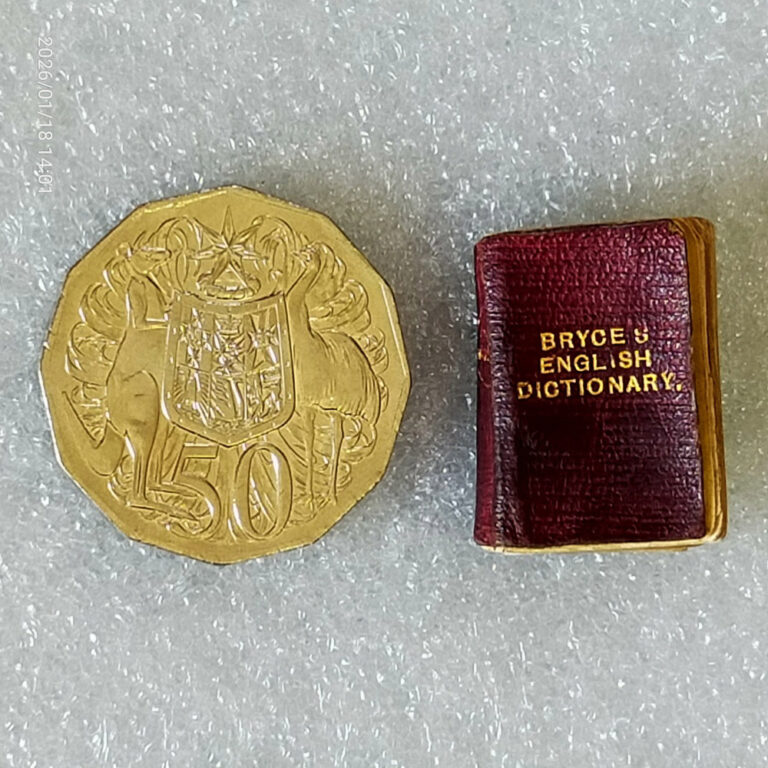 Bryce’s English Dictionary, Pears miniature vintage book