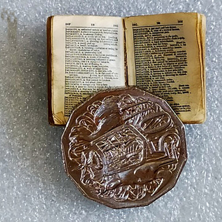 Bryce’s English Dictionary, Pears miniature vintage book