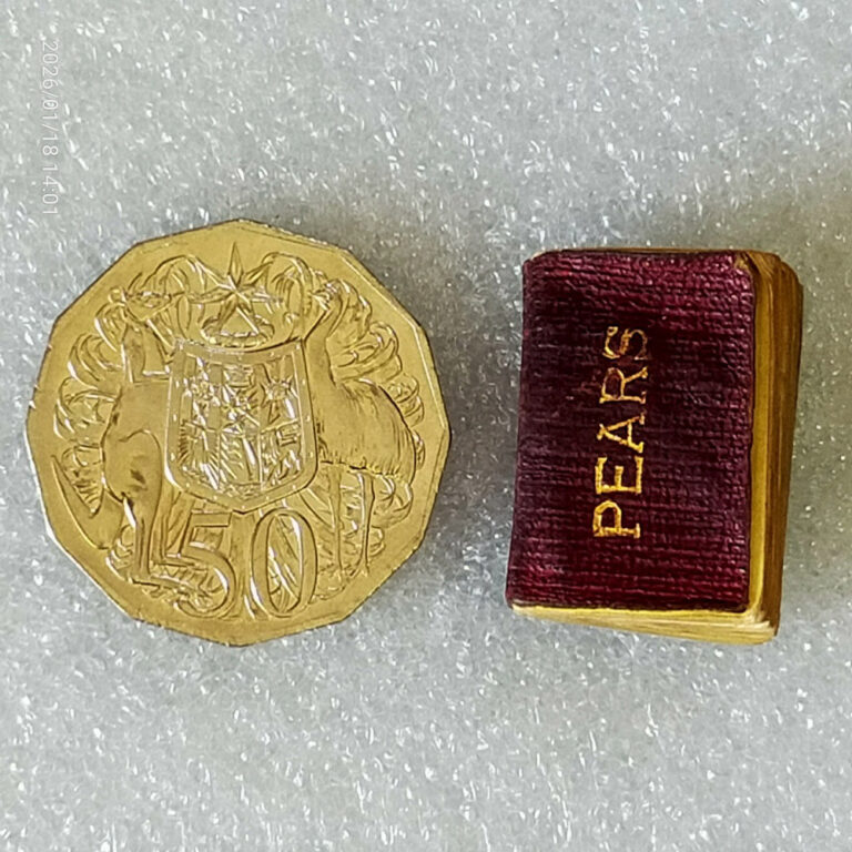 Bryce’s English Dictionary, Pears miniature vintage book