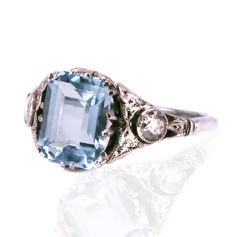 Art Deco ring, aquamarine and diamond c.1920