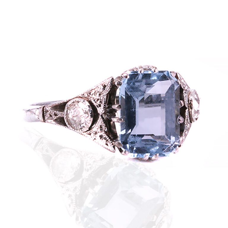 Art Deco ring, aquamarine and diamond c.1920
