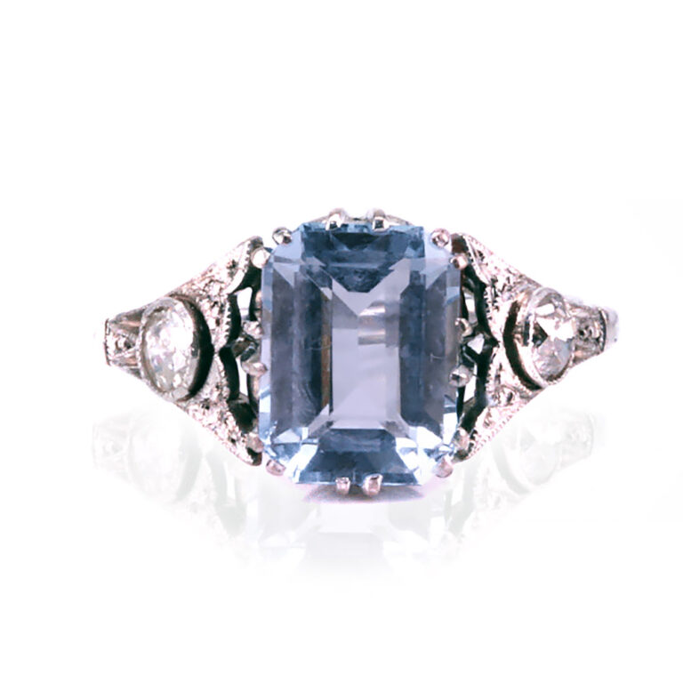 Art Deco ring, aquamarine and diamond c.1920