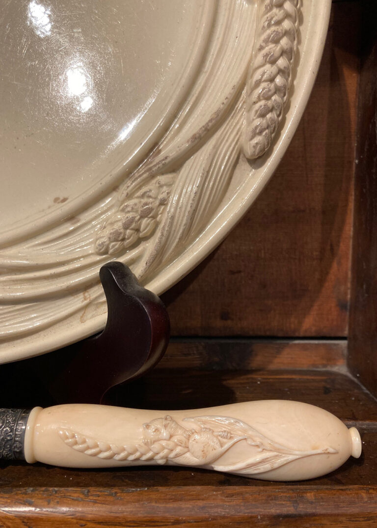 ceramic bread platter and bread knife