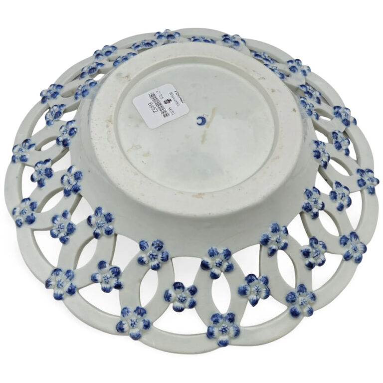 Worcester porcelain blue and white spectacle basket