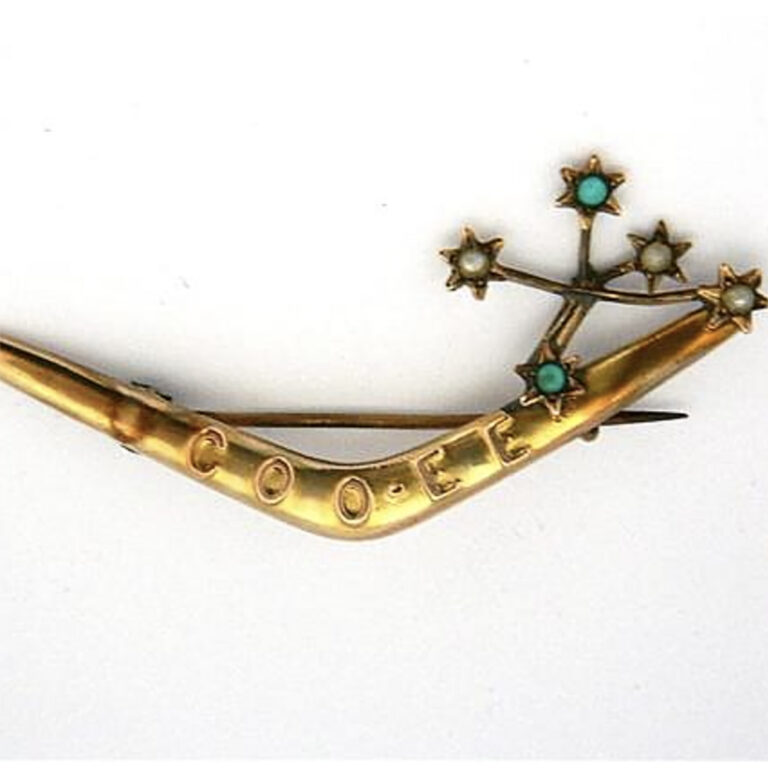 9ct gold ‘Coo-ee’ boomerang brooch Australian