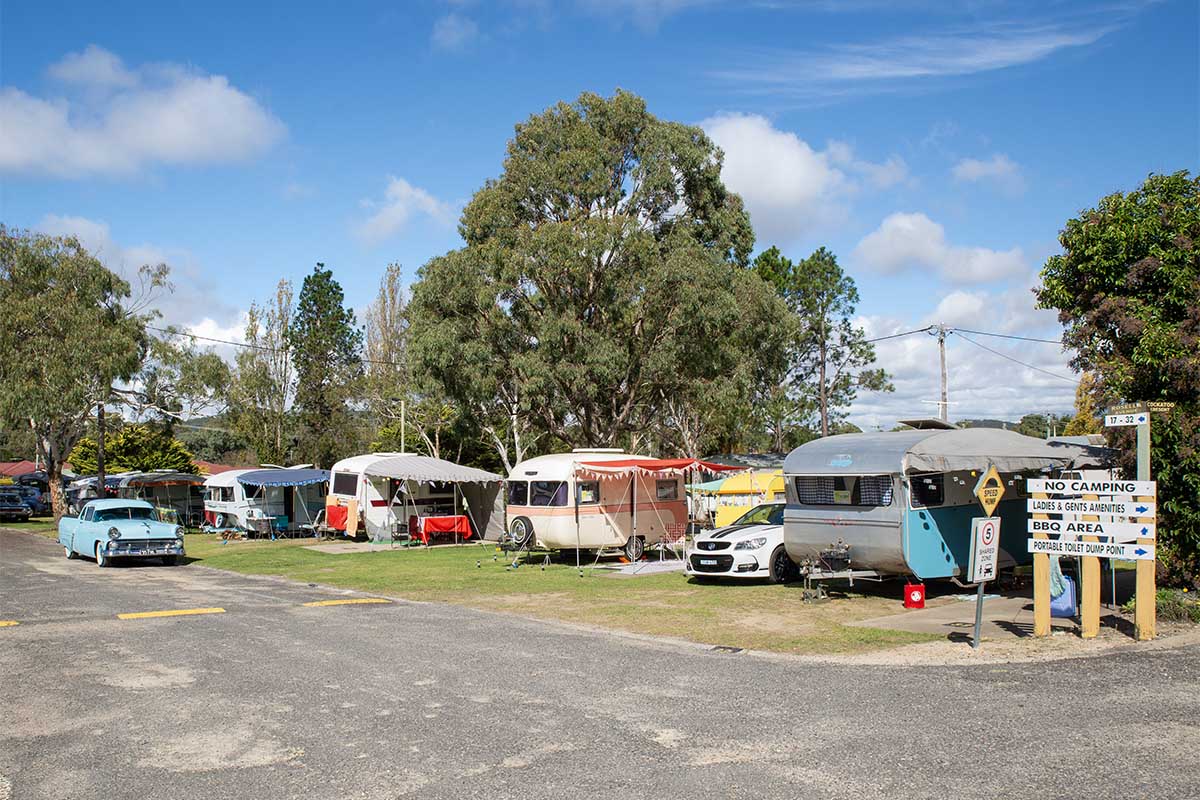 Vintage Caravan Nationals is a biennial gathering of vintage and classic caravans from all around Australia, this year in Lightning Ridge.