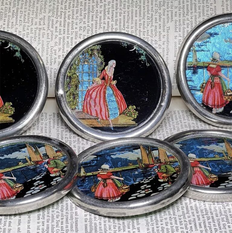 Set of 6 Art Deco cocktail coasters With butterfly wing decoration