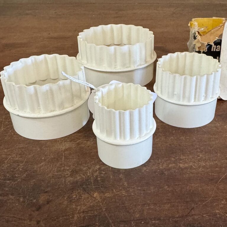 Set of Snaithway vintage scone and biscuit cutters