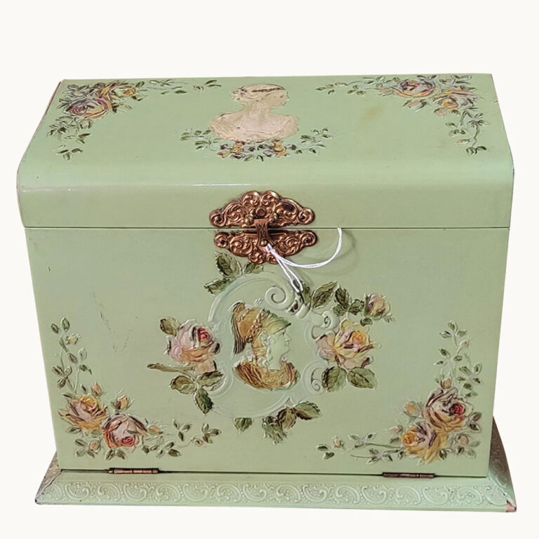 vintage vanity box