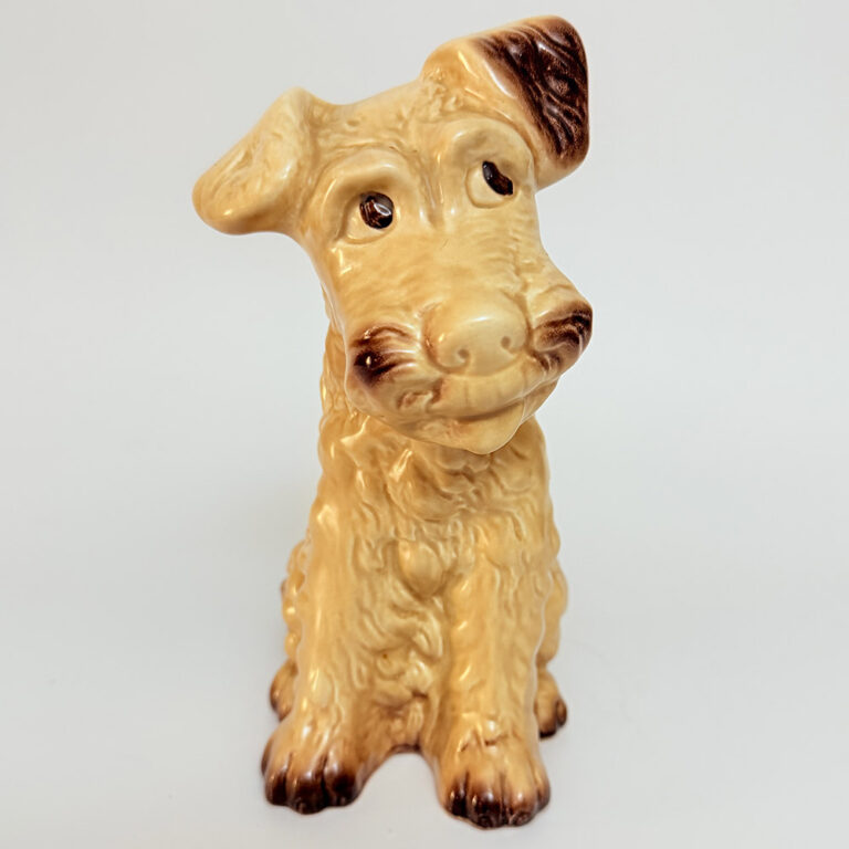 Large Sylvac figurine of a Scotty dog