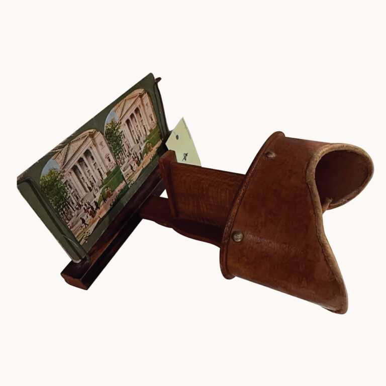 Vintage stereoscope viewer with 16 cards
