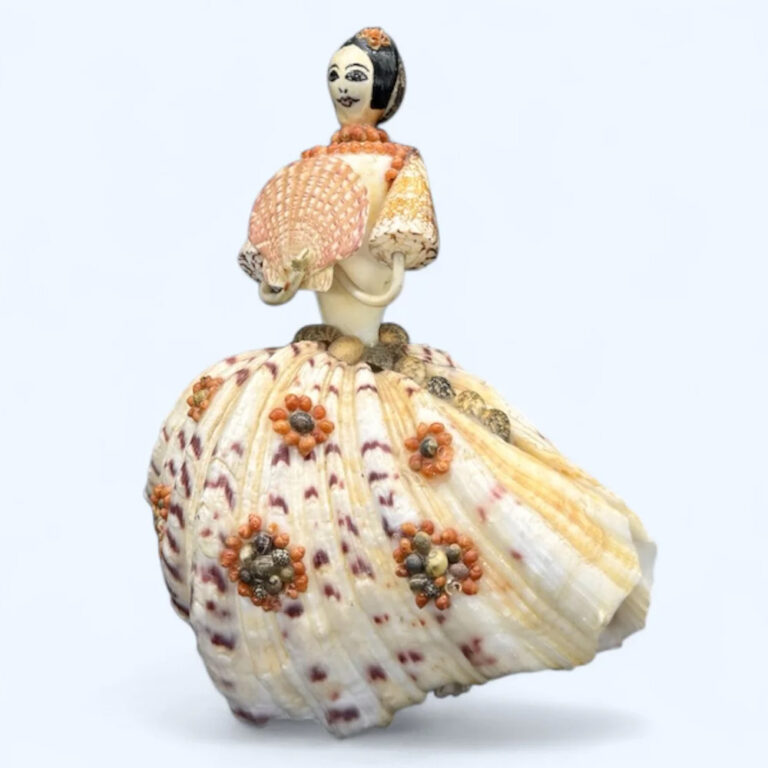 retro kitsch 1960s seashell lady in a clamshell dress