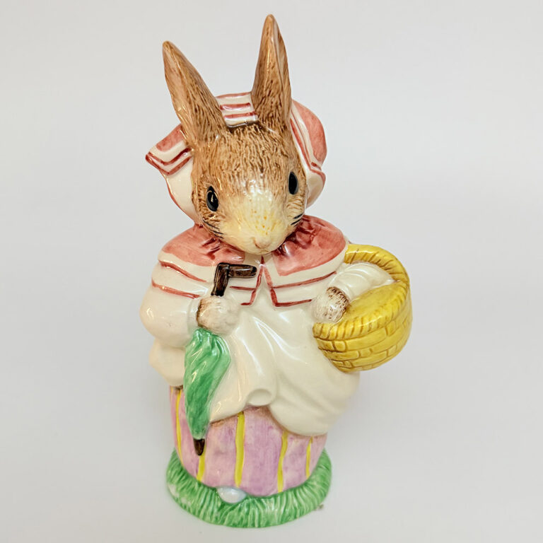 Royal Albert figurine, Mrs Rabbit