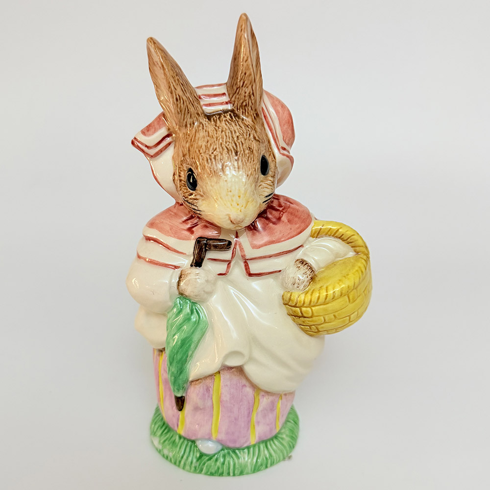 Royal Albert figurine, Mrs Rabbit