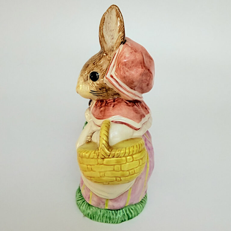 Royal Albert figurine, Mrs Rabbit