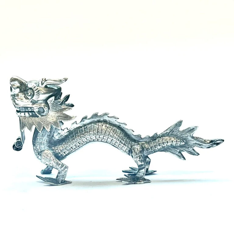 Chinese export silver dragon figural placecard holder