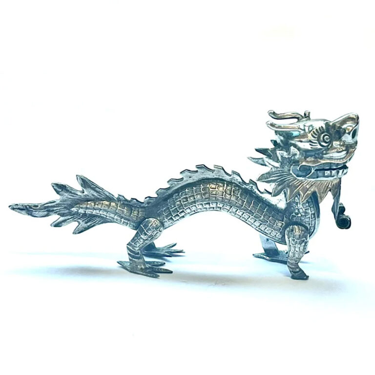 Chinese export silver dragon figural placecard holder