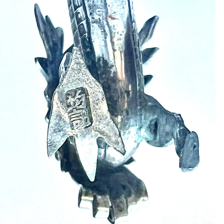 Chinese export silver dragon figural placecard holder
