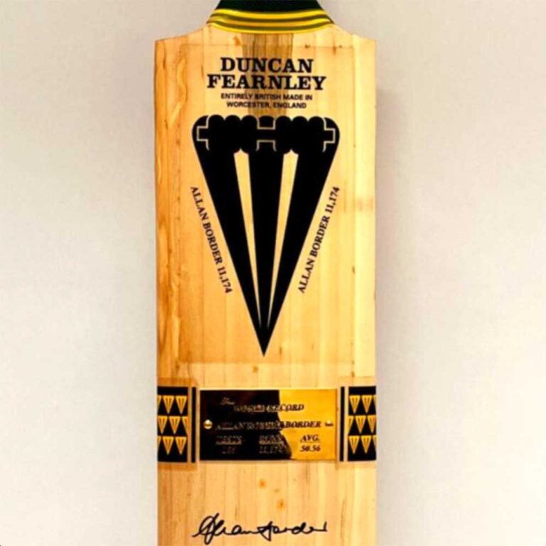 Allan Border Signed Cricket Bat - The World Record 11,174 Runs