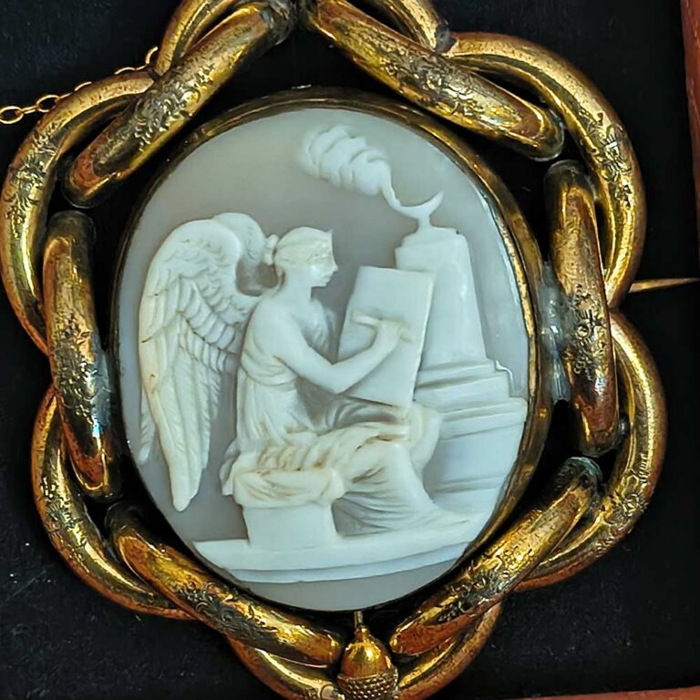 Exceptional antique and vintage jewellery at Lilydale Antiques & Collectables Fair